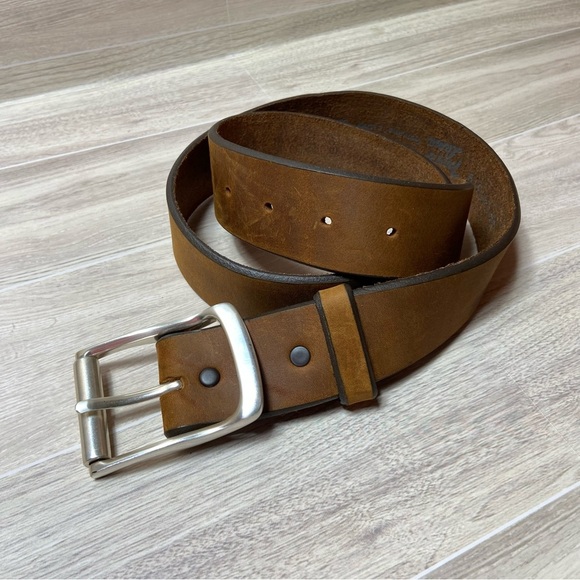 NWT TONY LAMA / Men's Brown Leather Belt with Silver Buckle Size 34 - Picture 1 of 7